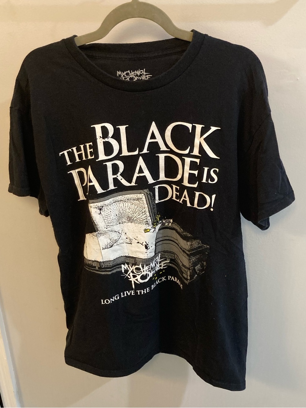 My Chemical Romance The Black Parade is Dead Rock Band T-Shirt Size Large